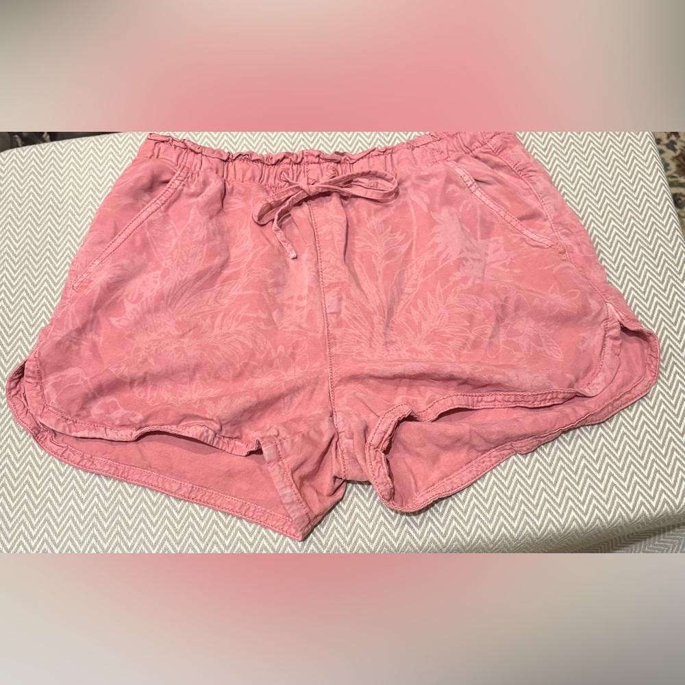 Women's American Eagle Pink Shorts